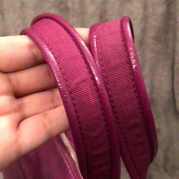 Brand new never used Coach patent leather purse!! - Picture 3 of 4